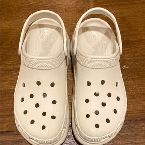 Crocs Women's Classic Mega Crush Croslite™ Clogs - Platform Men 10/Women 12